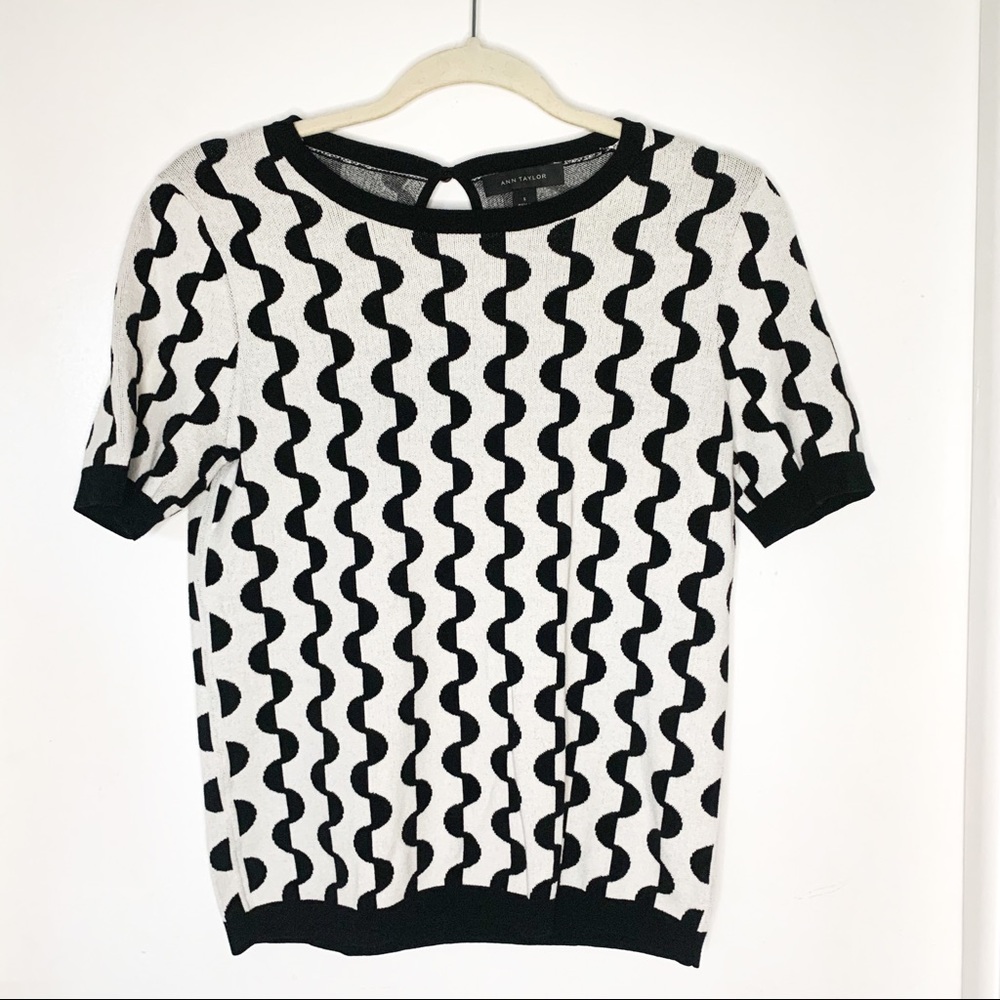 Ann Taylor Short Sleeve Sweater SMALL